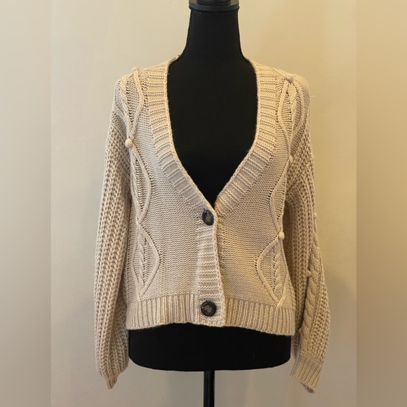 Solutions! S V Neck Beige Two Button Cardigan‎ - Picture 1 of 8